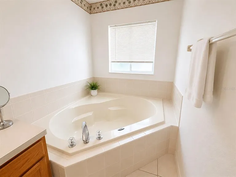 320 Paradise Woods Pl — Photo 11