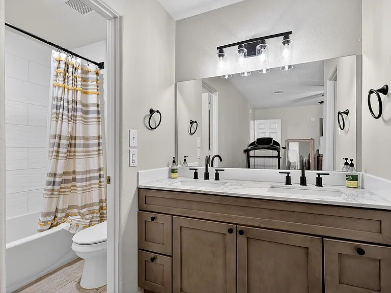 9514 Marblemount Dr — Photo 13