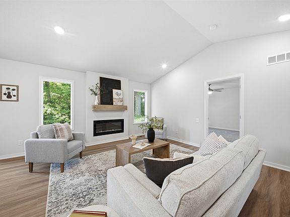 4th image of 1000 Commons Ct