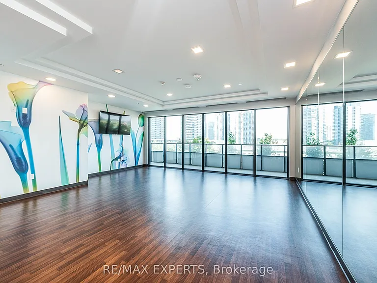 30 Shore Breeze Dr #1215 — Photo 21