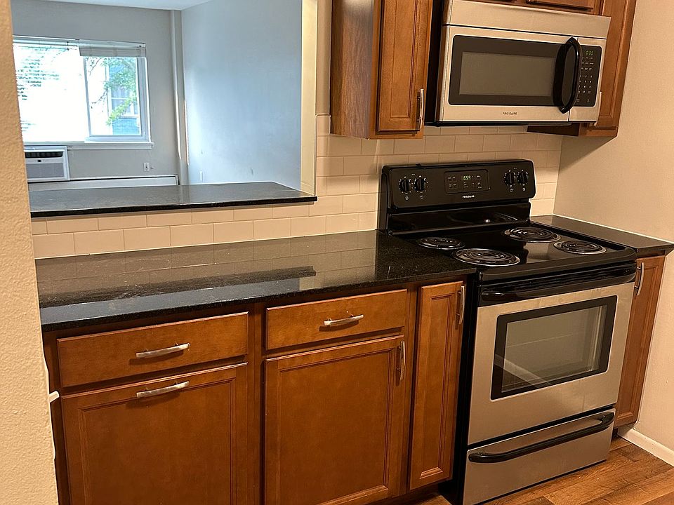 1st image of 3116 Girard Ave S APT 109R