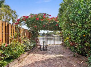 16368 SW 43rd Ter, Miami, FL 33185
