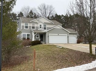 9700 Sunset Ridge Dr NE, Rockford, MI 49341