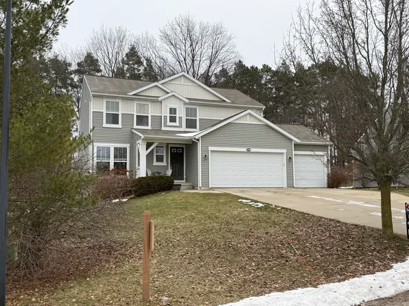 9700 Sunset Ridge Dr NE, Rockford, MI 49341