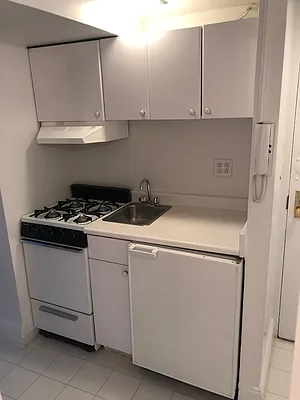 150 East 39th Street #905