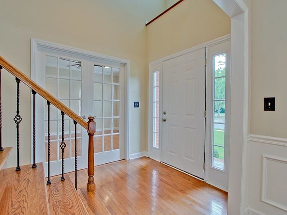 4th image of 2608 Edgerton Dr SE