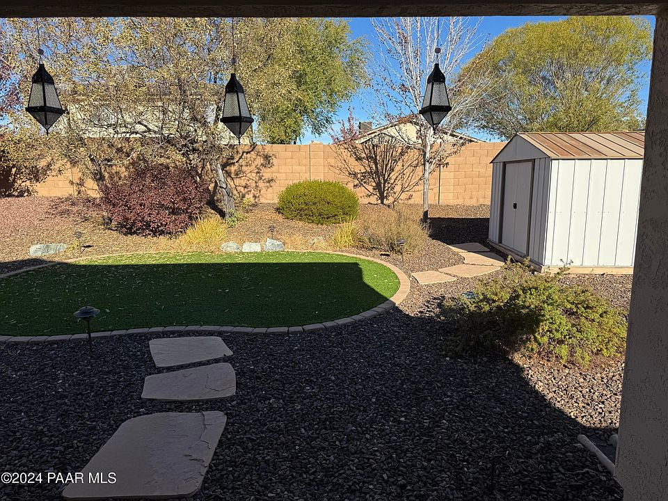 2nd image of 1464 Stratford Pl