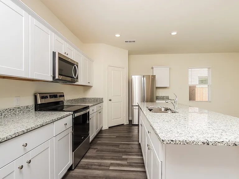 1801 Sandlin Dr — Photo 7