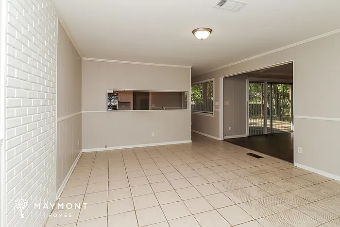 5545 Pine Lane Dr — Photo 4