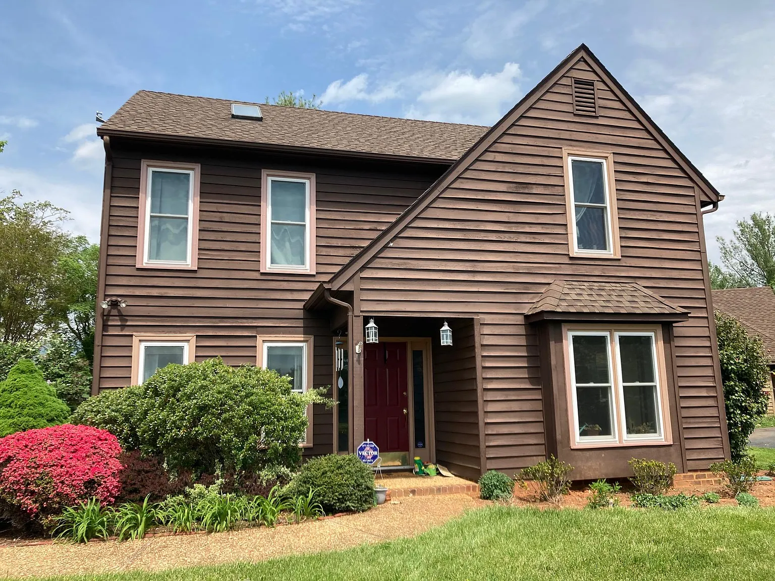 1140 Highlands Dr photo 1