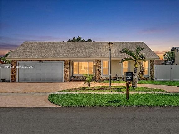 4th image of 10149 NW 21st St