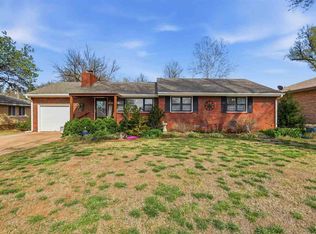 437 Drake Dr, Ponca City, OK 74604