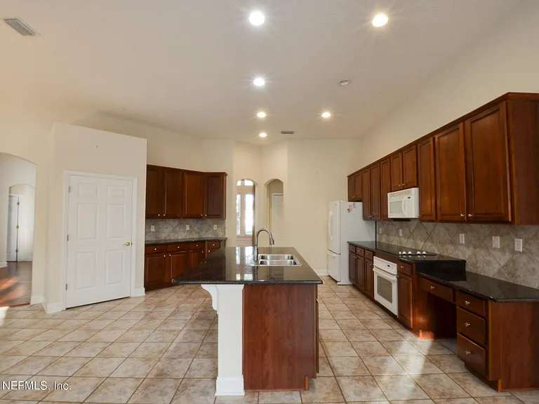 11712 Blackstone River Dr — Photo 8