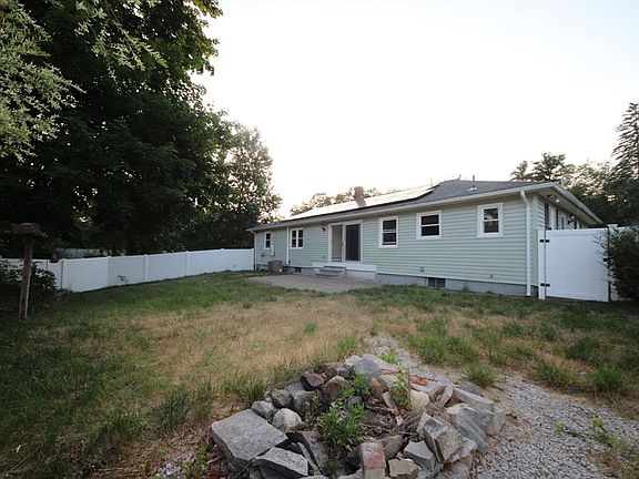 2nd image of 14 Wesley St