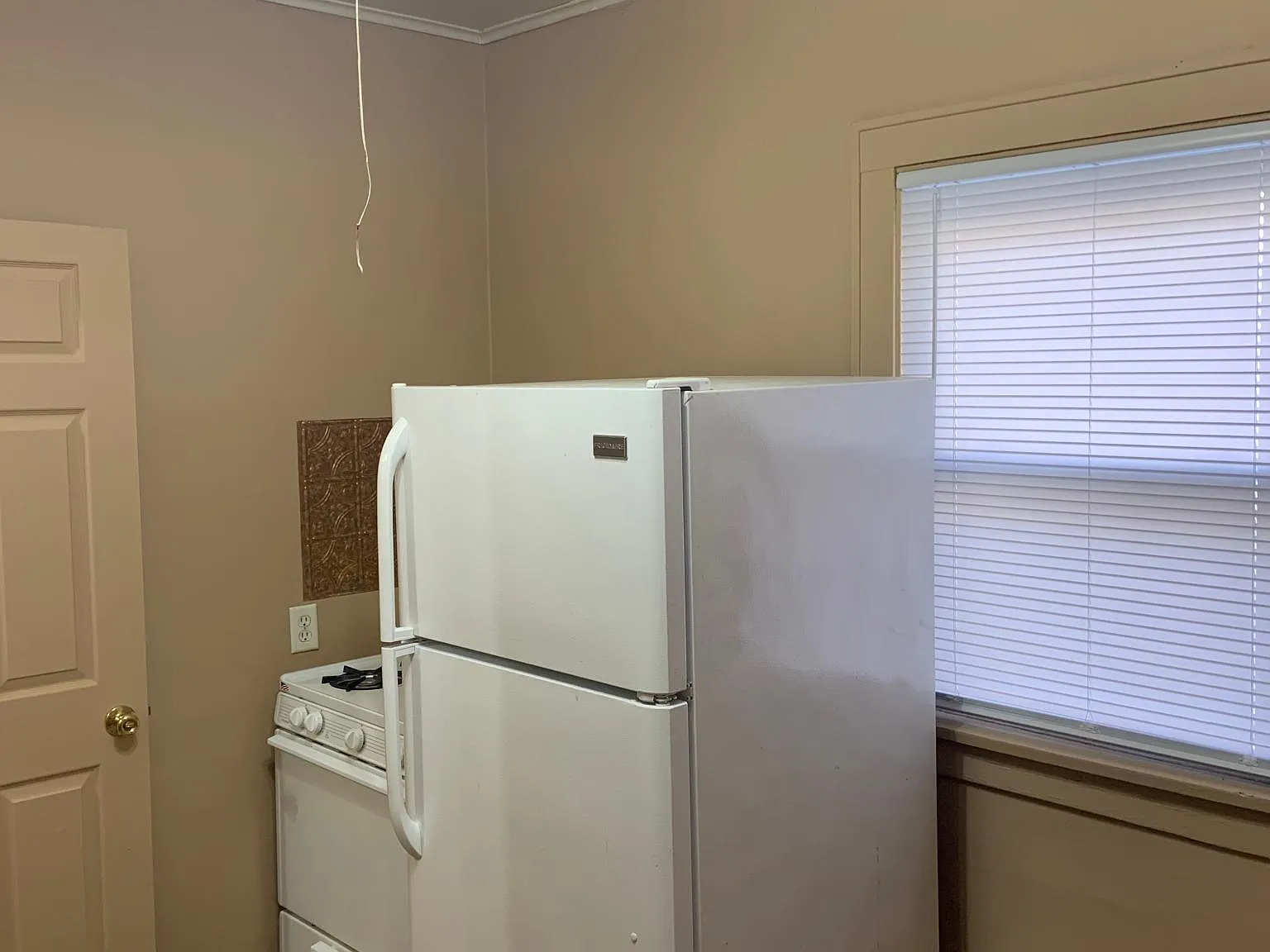 2 bed, 900 sqft, $1,600 — Photo 3