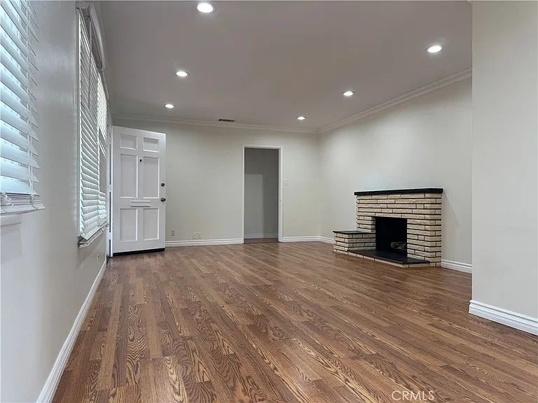 7701 Wilkinson Ave — Photo 19