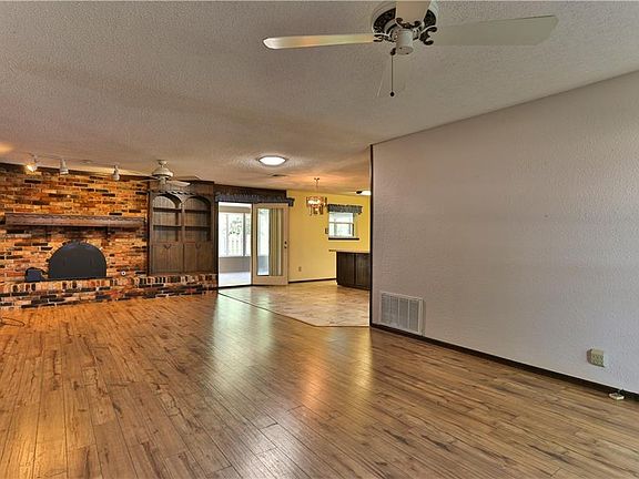 3rd image of 5112 NW 20th St