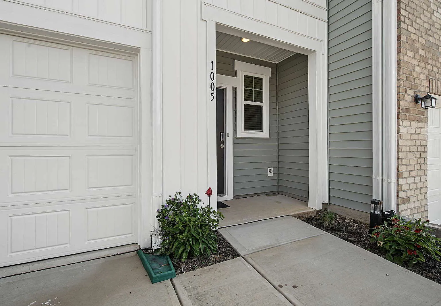 3 bed, 2.5 bath, 1386 sqft, $2,245 — Photo 4