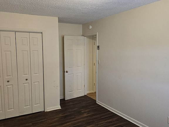 5th image of 26 Barn Ln #D