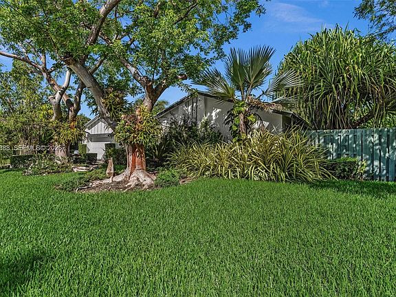 3rd image of 10612 SW 128th Pl