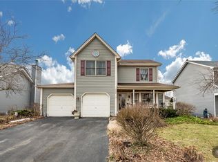 2296 Salisbury Dr, Naperville, IL 60565