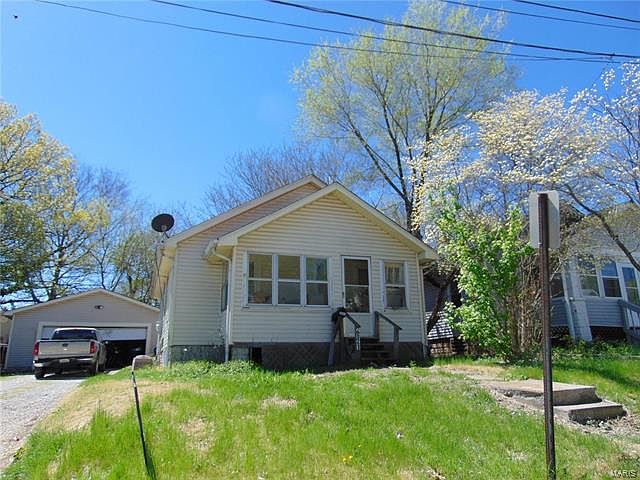 1st image of 2621 Yager Ave