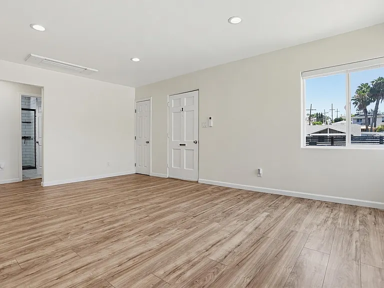 5026 70th St — Photo 21