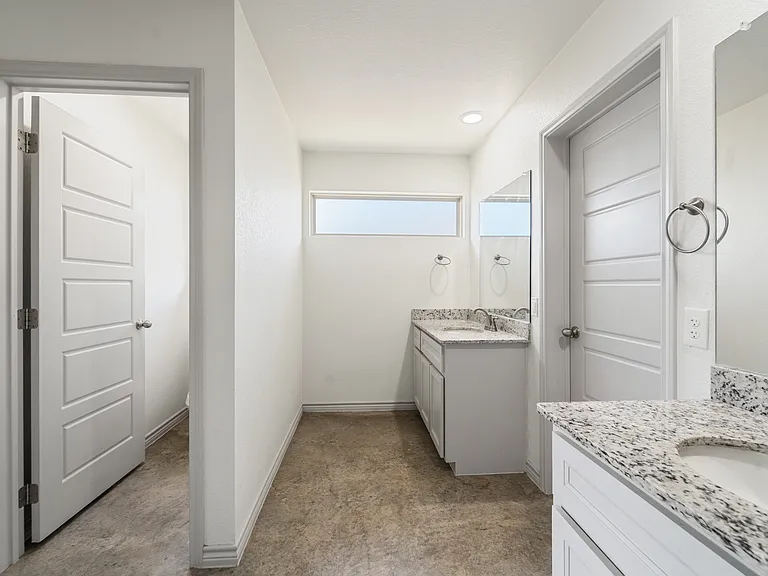 742 Freedom Cir — Photo 10