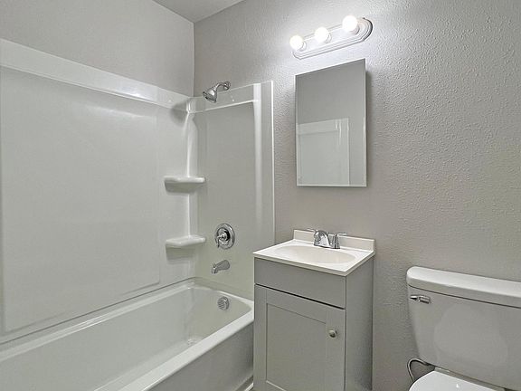 5th image of 8420 S Tacoma Way #2
