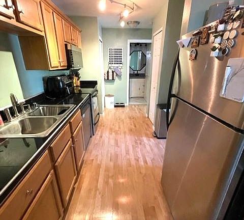 5th image of 3637 N 20th Pl APT 37