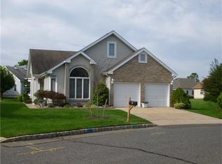 3 Stiring Cir, Monroe Township, NJ 08831