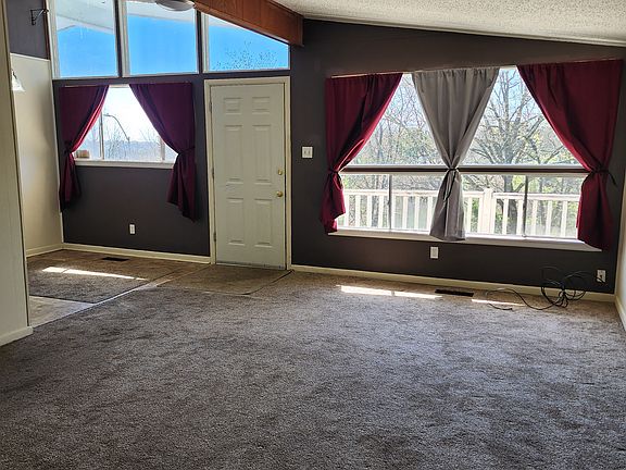 5th image of 214 Sierra Madre Dr