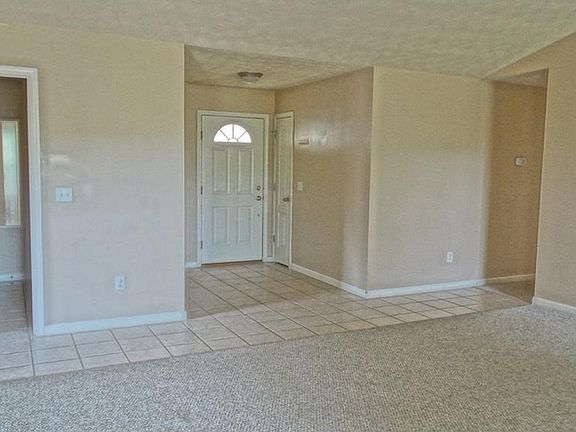 4th image of 528 Marquis Cir
