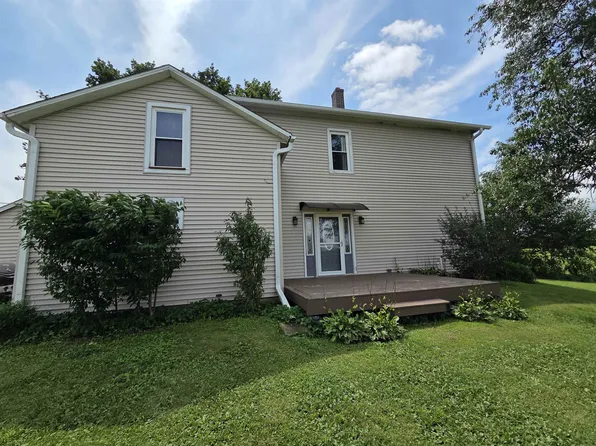 21 N Summer Hill Rd, Polo, IL 61064