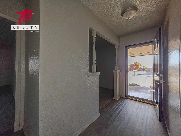 6811 Lyrewood Ln — Photo 43