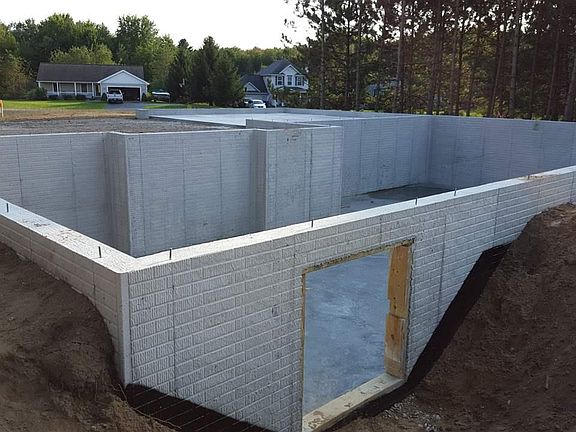 4th image of 5866 Village Dr