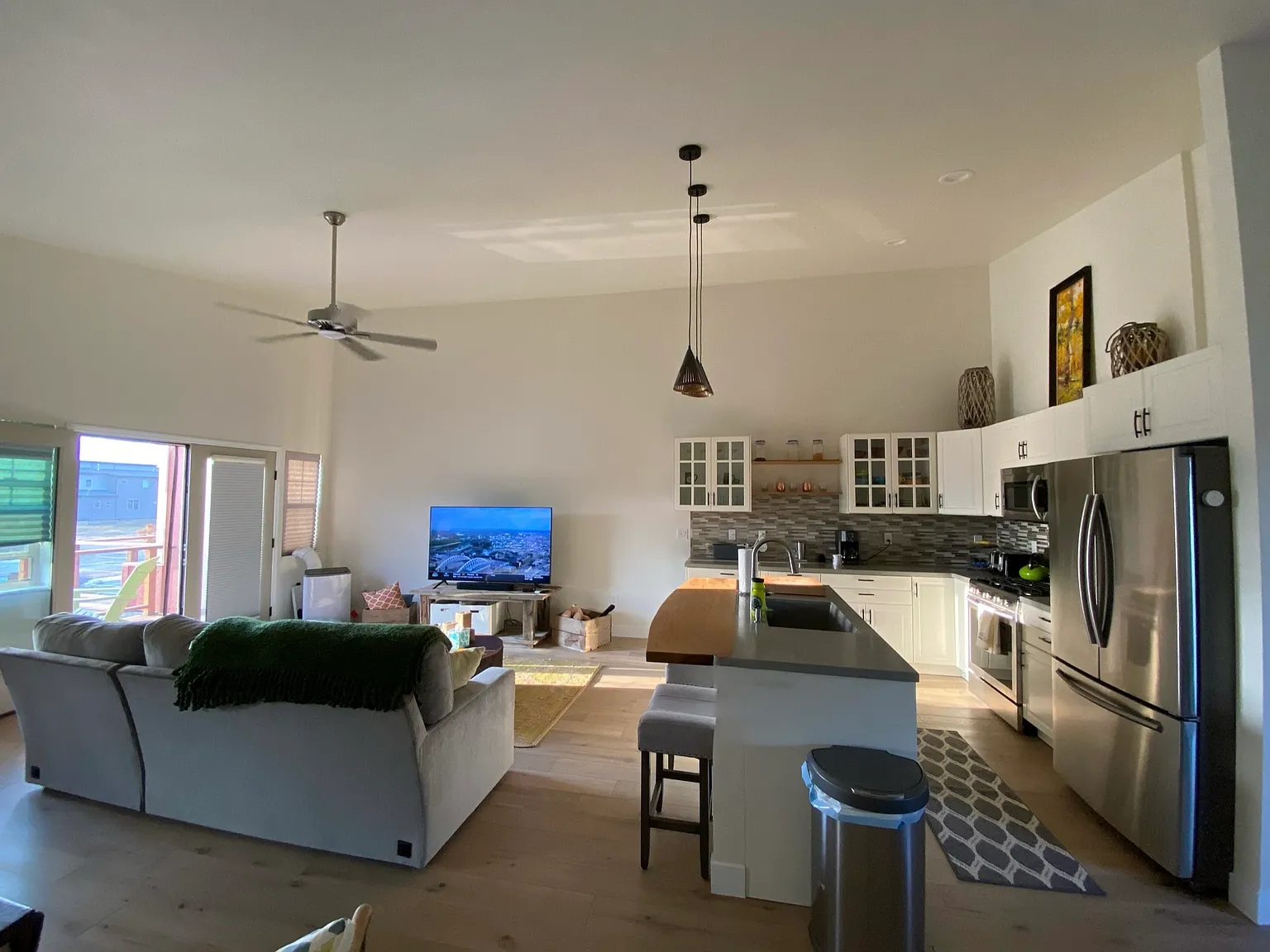408 Eddy Ln — Photo 2