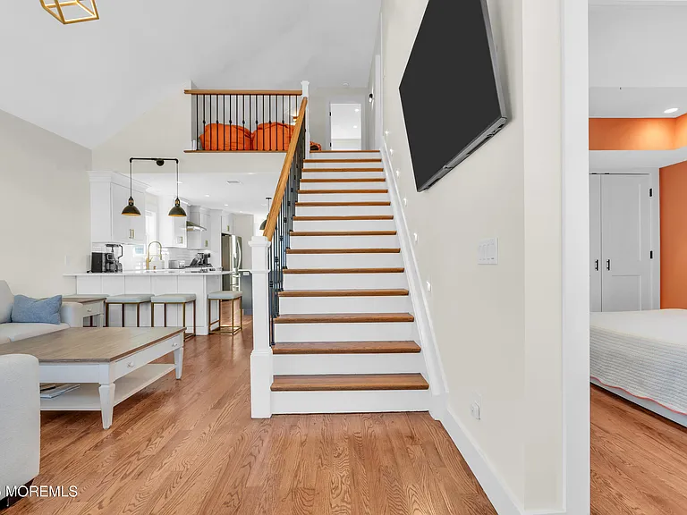455 Main St E — Photo 10