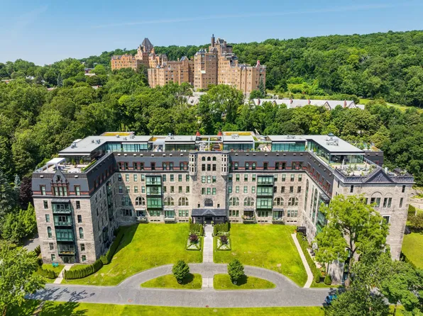 3150 Place De Ramezay #300, Montreal, QC H3Y 0A3