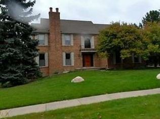 2026 Pondway Dr, Troy, MI