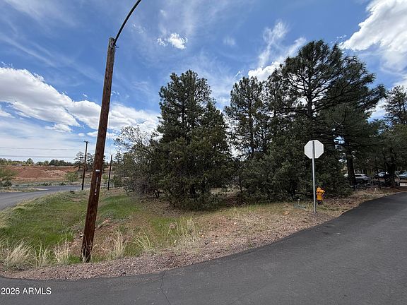 5th image of 261 S 1ST Drive #4