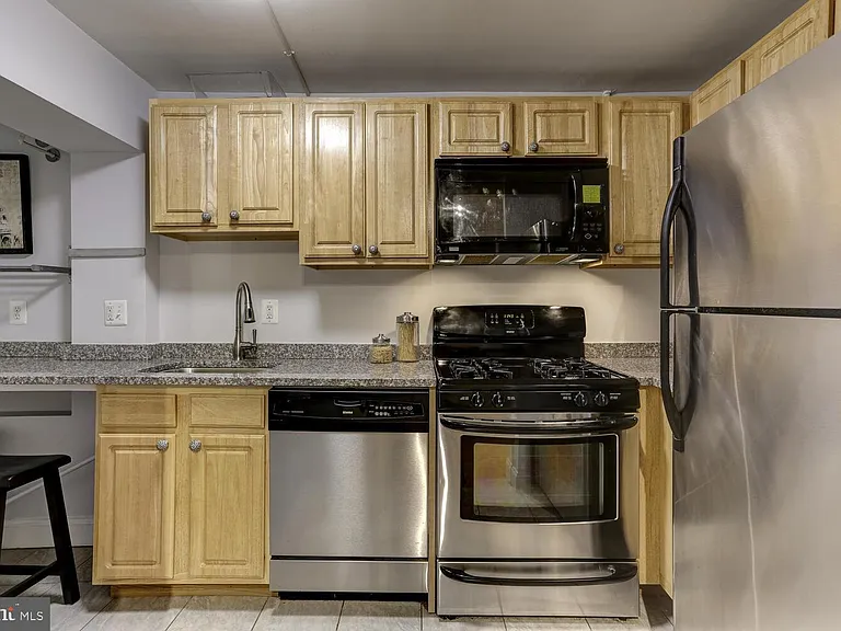 1833 S St NW #B1 — Photo 6