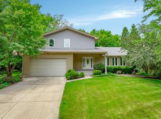 4436 Brittany Dr, Lisle, IL 60532