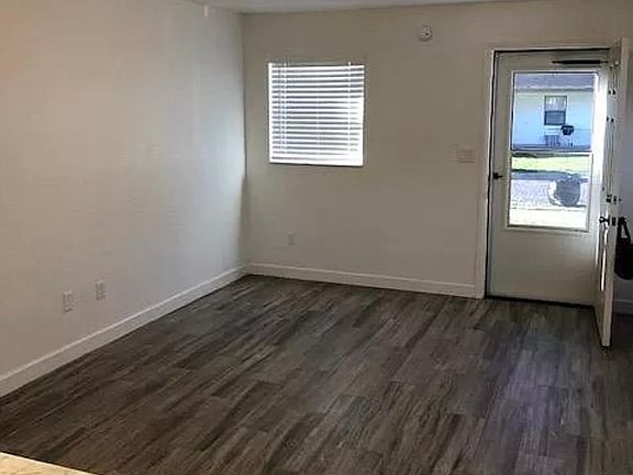 4th image of 1006 Lexington St Floor 1006
