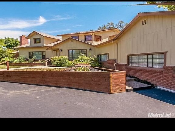 3rd image of 8280 Sunset Ave