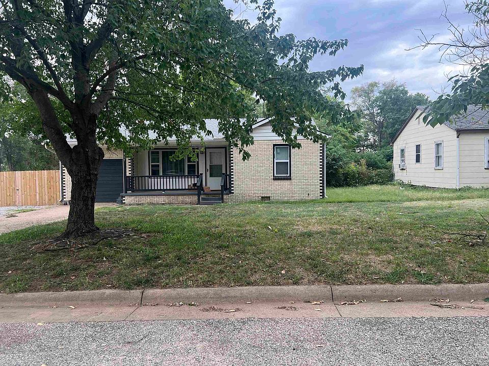 1st image of 917 W Oak Ave