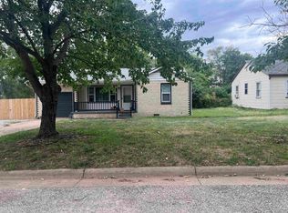 917 W Oak Ave, Arkansas City, KS 67005