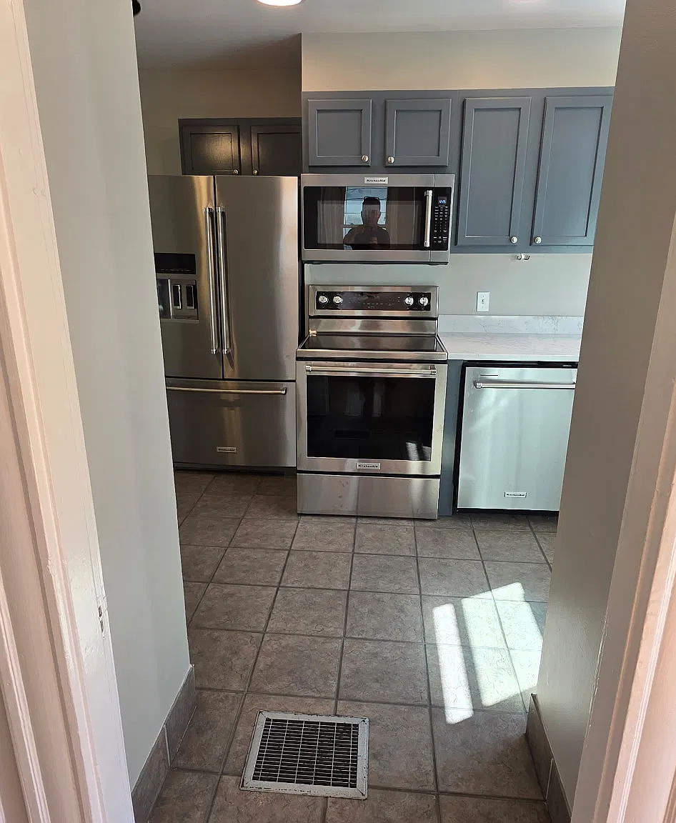 2 bed, 992 sqft, $1,925 — Photo 3