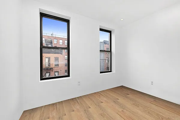 Rented by Compass | media 24