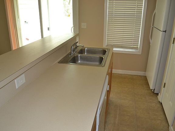 5th image of 146 Southwinds Dr
